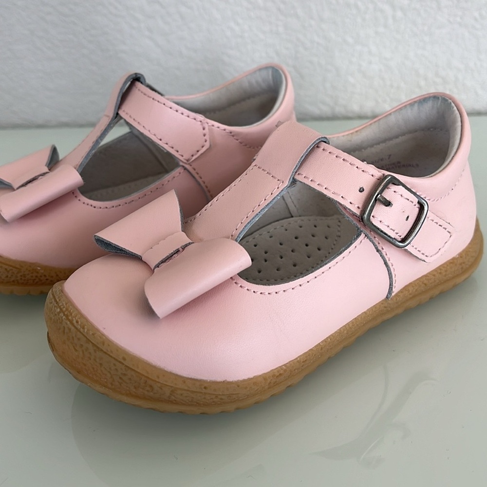 L’amour Emma Bow t-strap Mary Jane. Blush